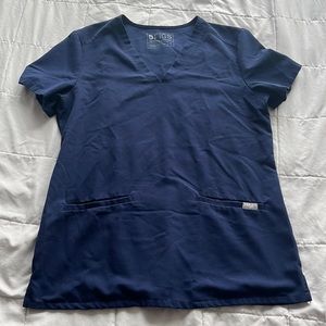 FIGS Casma Three Pocket Scrub Top in Navy